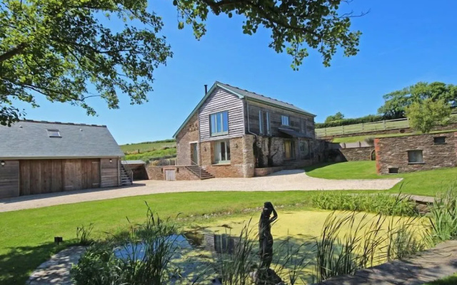 Higher Hill Barn