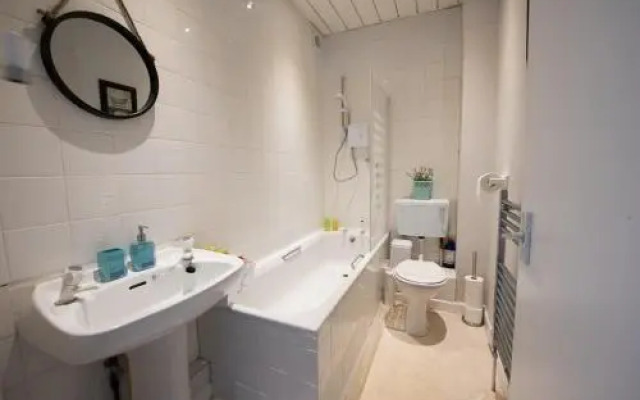 HLS Houldsworth Apartment