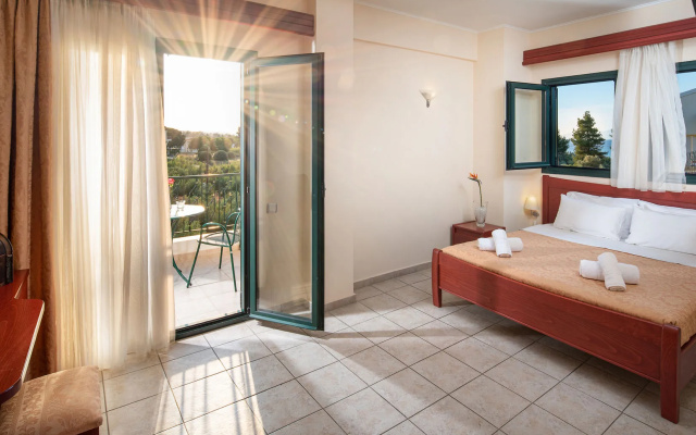 Zeus Eleva Kassandra Lagoon