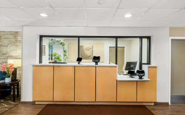 Comfort Inn & Suites Durham near Duke University