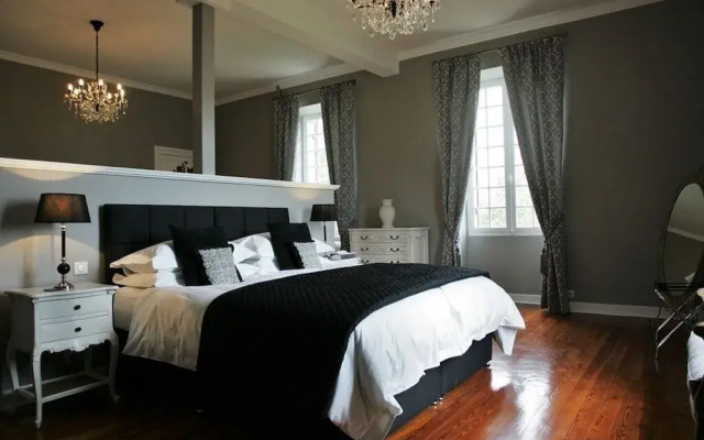 Chateau Mont d'Onel