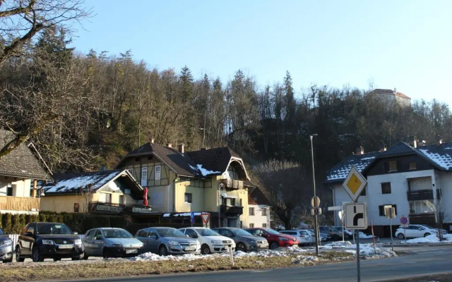 Back Hostel & Private Rooms