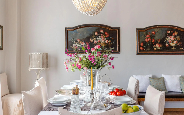 Casa Luca in Lucca with 2 bedrooms and 2 bathrooms
