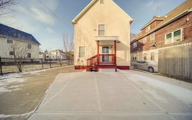 Charming Cleveland Home: 5 Mi to Downtown!