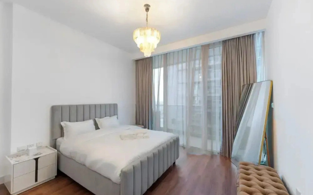 Chic 1BR Canal View at Waves Tower