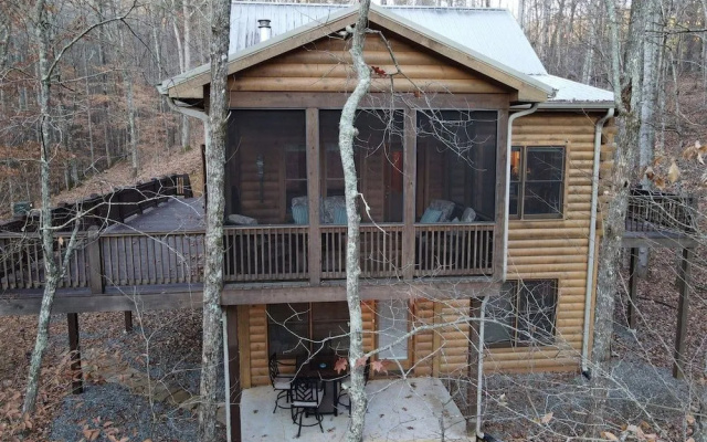 Whispering Creek Lodge - Blue Ridge