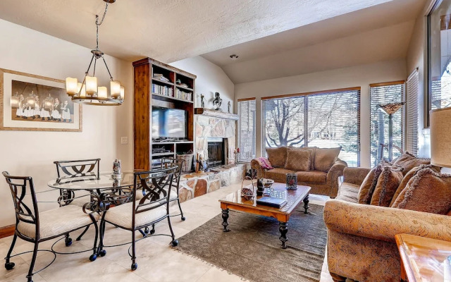 Queen Esther 2425 by Park City Lodging