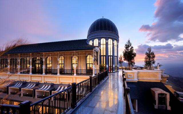Отель Hôtel de la Coupole - MGallery by Sofitel вид на фасад