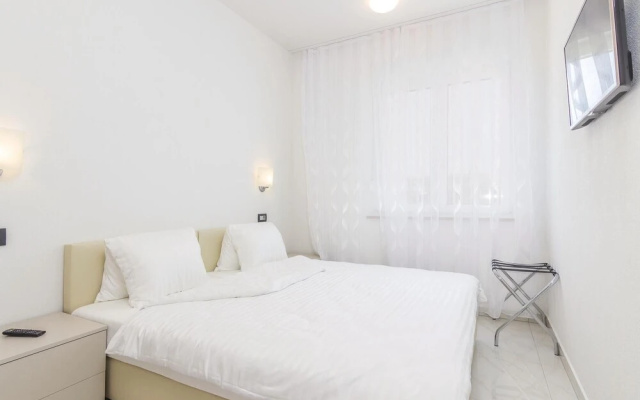 Beautiful Home in Funtana With Wifi and 2 Bedrooms