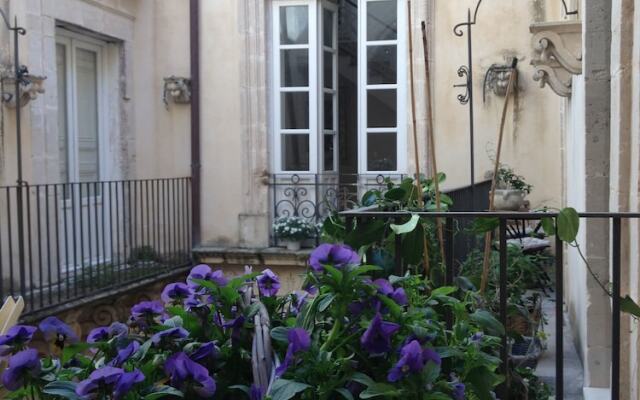 Отель Ortigia luxury Сиракуза вид на фасад