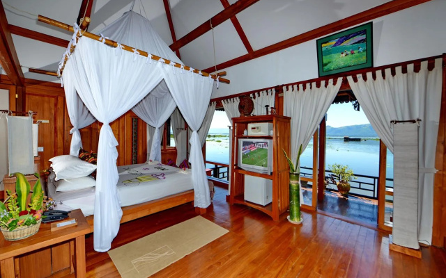 Myanmar Treasure Resort Inle