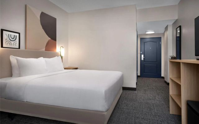 Spark by Hilton Lakewood Denver Southwest