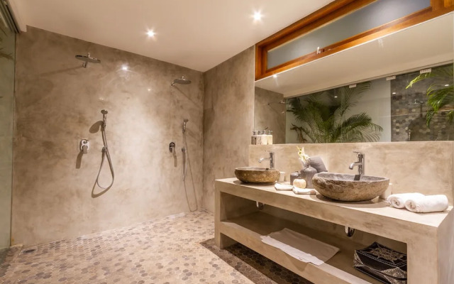 Villa Namu by Alfred in Bali