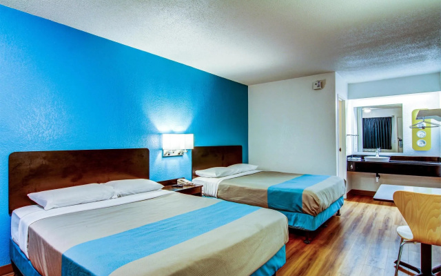 Red Roof Inn St Louis - Florissant