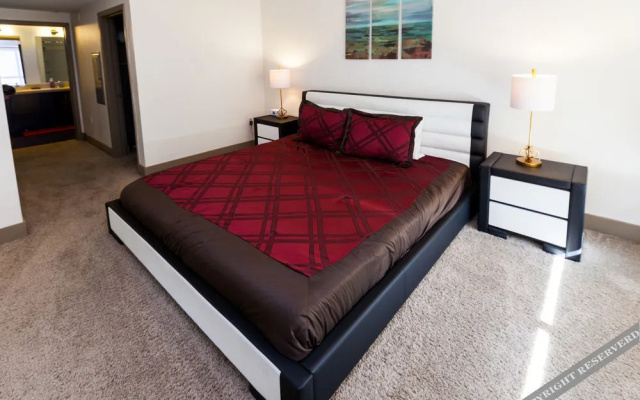 Heaven on Hollywood Furnished Apartments