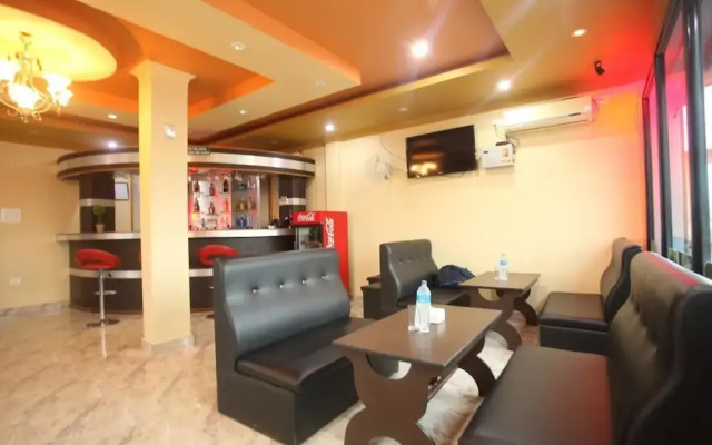 The Roadhouse Restro & Hotel By OYO Rooms