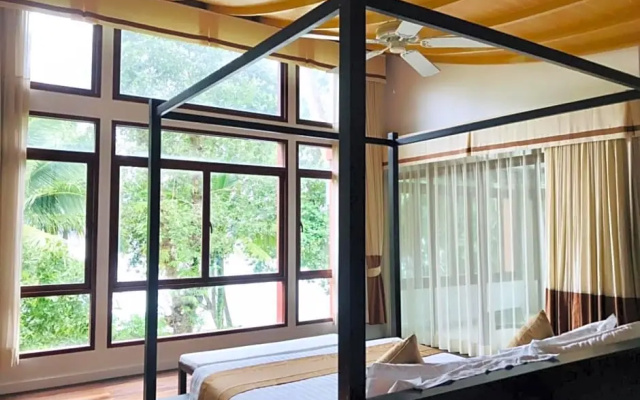 Amatapura Beachfront Villa 14