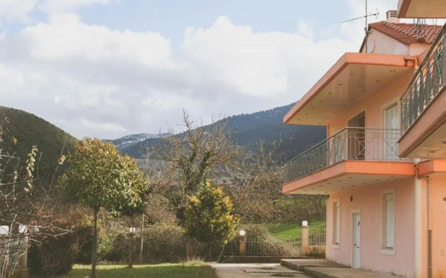 Manesi Apartments