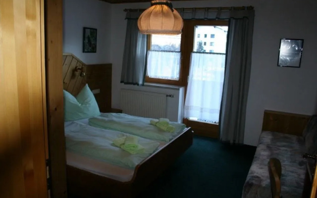 Chalet Alice