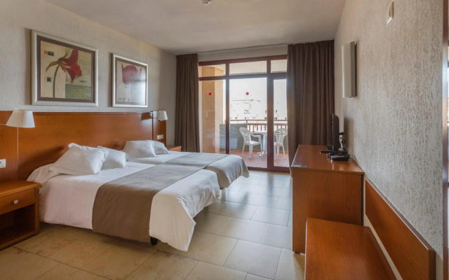 Hotel Las Palmeras Affiliated by Fergus