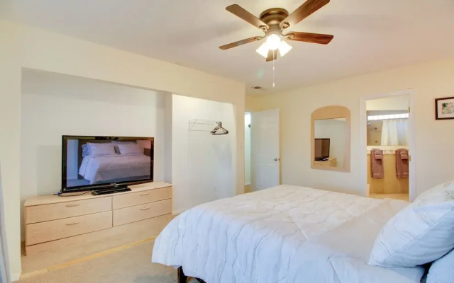 Comfy Albuquerque Townhome < 6 Mi to Downtown