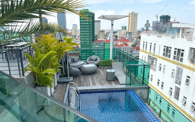 Royal Palace Suites Hotel by Caerus