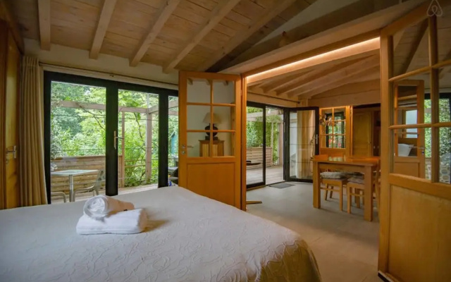736 Independent House in the Forest