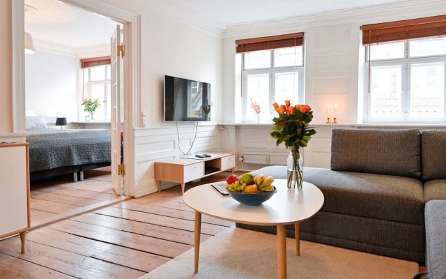 Hyggelig One-bedroom Apartment in the Original Building From 1750