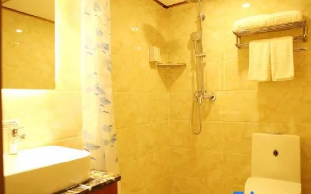 Super 8 Hotel (Beijing Tian'anmen Wangfujing Pedestrian Street)