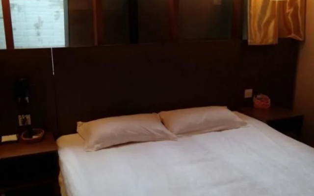 Zhangjiagang Newstay Vogue Hotel