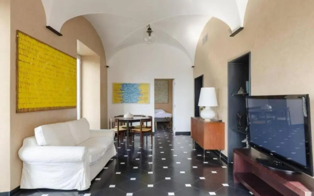 JOIVY Exclusive 3-bedroom flat near Cathedral of Genoa