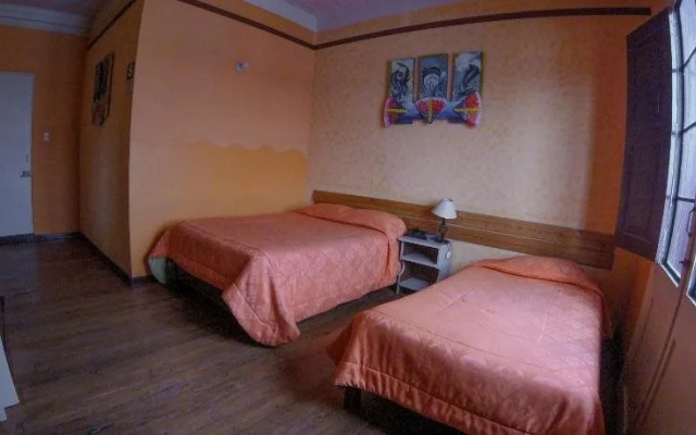 Los Balcones De Moral Y Santa Catalina Hostal