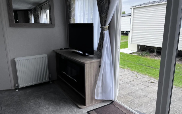 Coopers Beach 3-bed Caravan, Sleeps 8 & Pets Ok