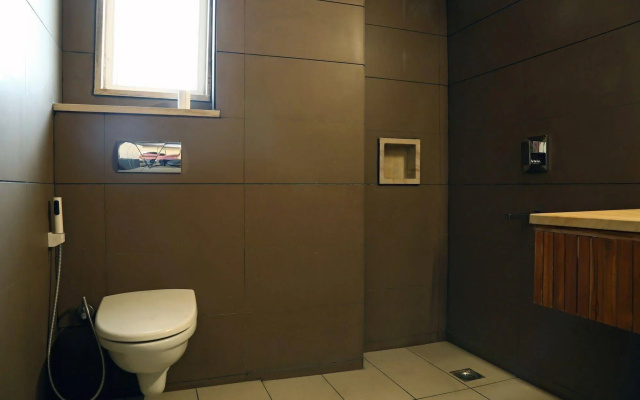 FabHotel Club Royale Airport