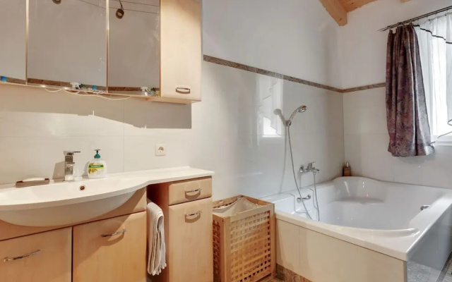 Spacious Apartment in Salzburg near Ski Area