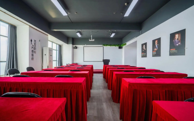 Liangde Hotel (Shenzhen Shajing Houting Subway Station)