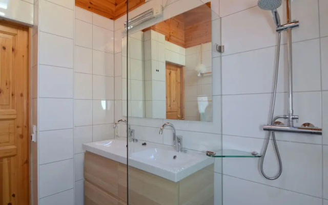 Finnish Bungalow With Garden, a Modern Bathroom, Near Harderwijk, Veluwe