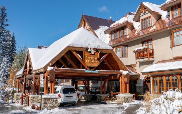 Отель Banff Caribou Lodge and Spa вид на фасад