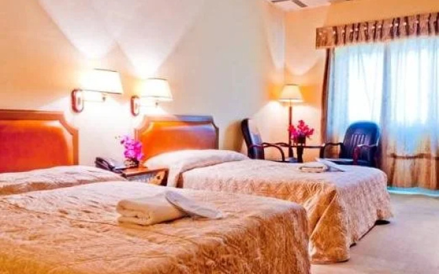 Savannah Hotel