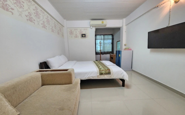 Green Apartment Kaset
