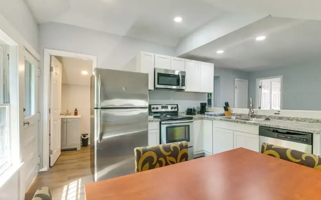 Midtown Home Near BBQ & Overton Park!