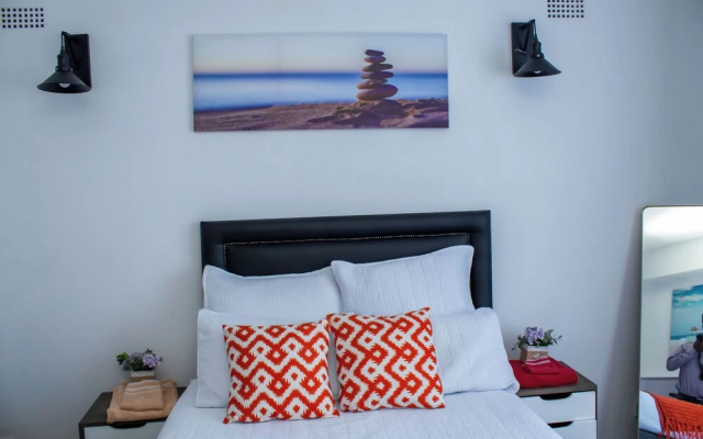 Apartment Sleeps 4, 2 Baths, Free Parking
