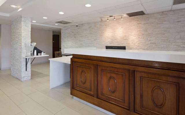Best Western Plus Huntersville Inn & Suites Near Lake Norman
