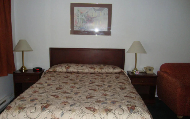 Royal Napanee Inn