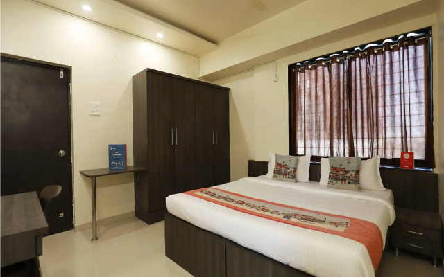 OYO 10680 Hotel Royal Inn