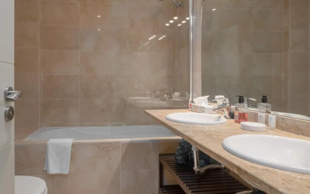2130-Amazing 2 bedrooms with terrace sea view