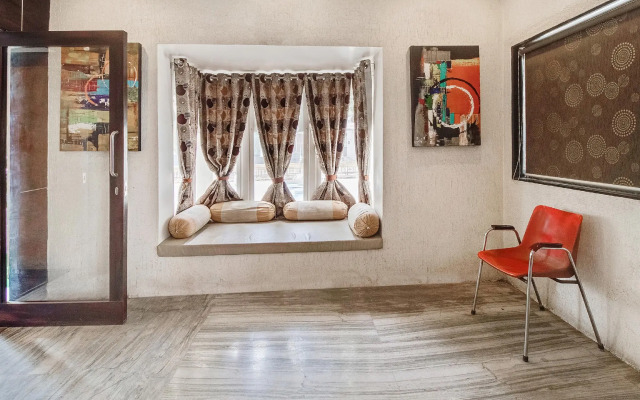 OYO 47777 Hotel Laxminarayan