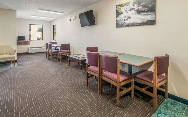 Rodeway Inn & Suites Dublin