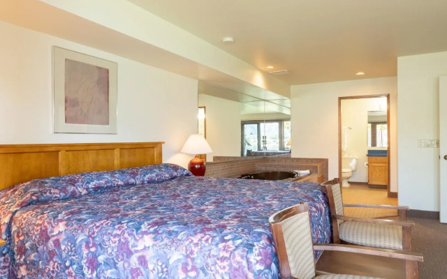 Wapato Point Resort