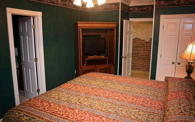 The Quarter House